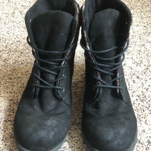 Black Lace Up Boots W Plaid Accent